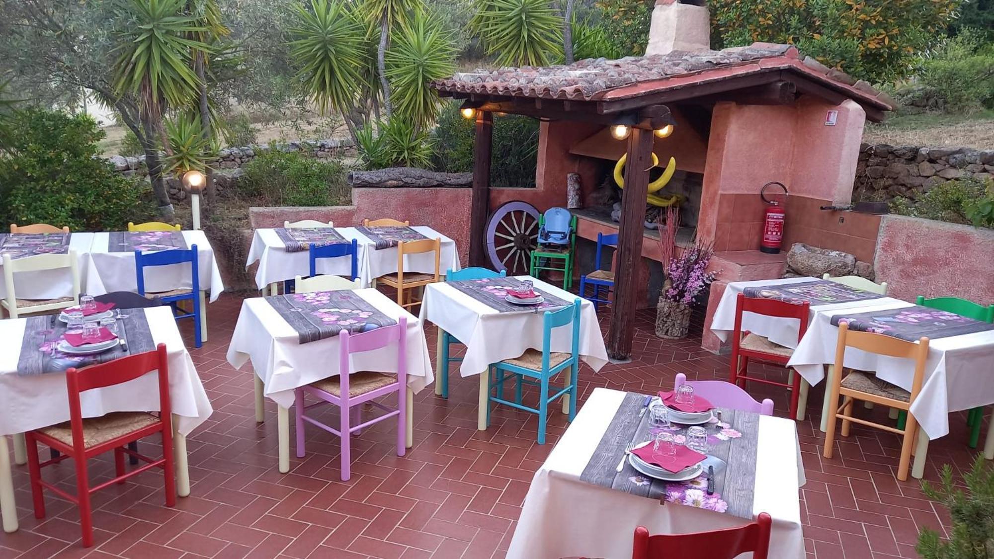 Agriturismo Agrisole 奧爾比亞 外观 照片