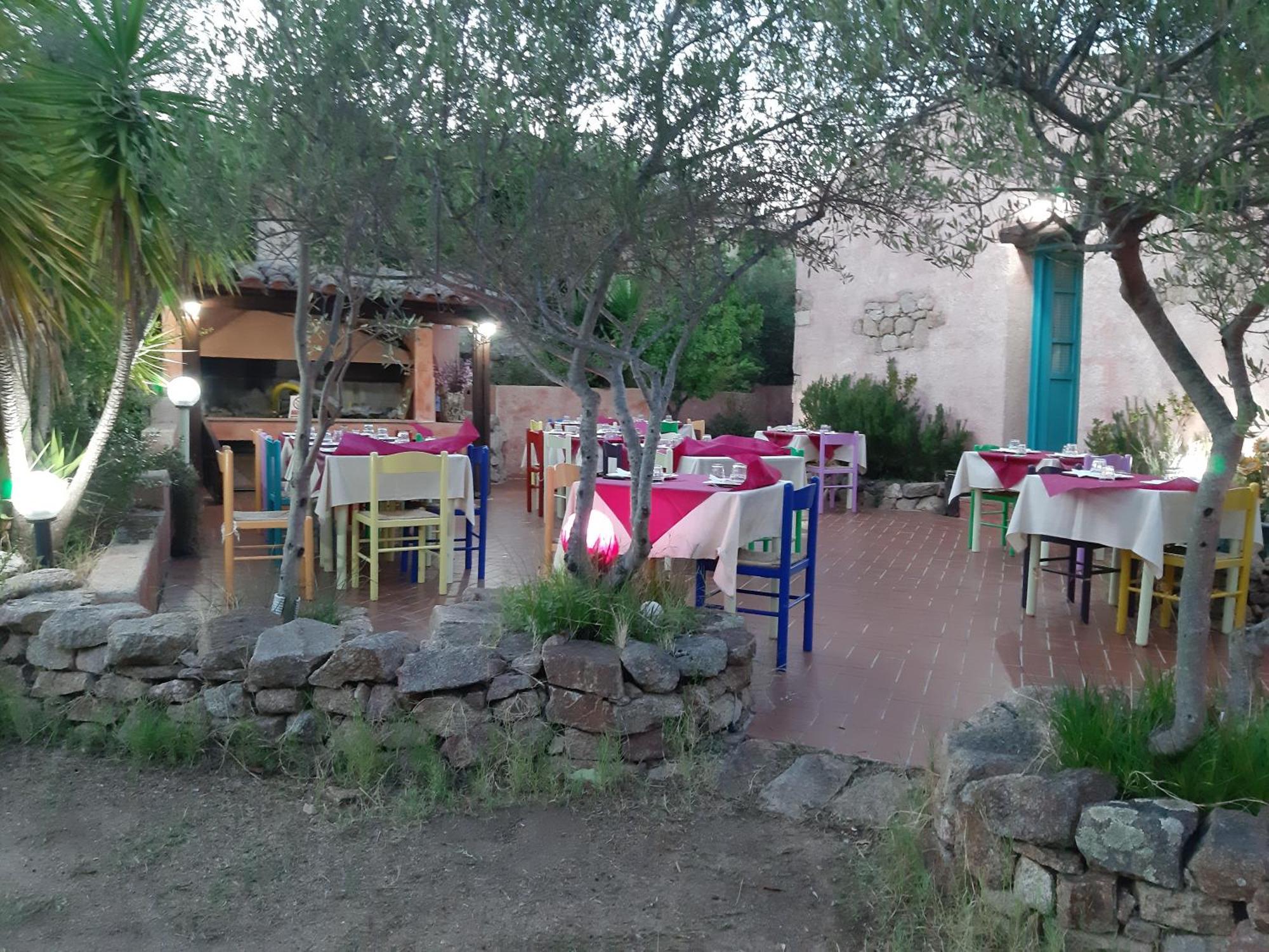 Agriturismo Agrisole 奧爾比亞 外观 照片